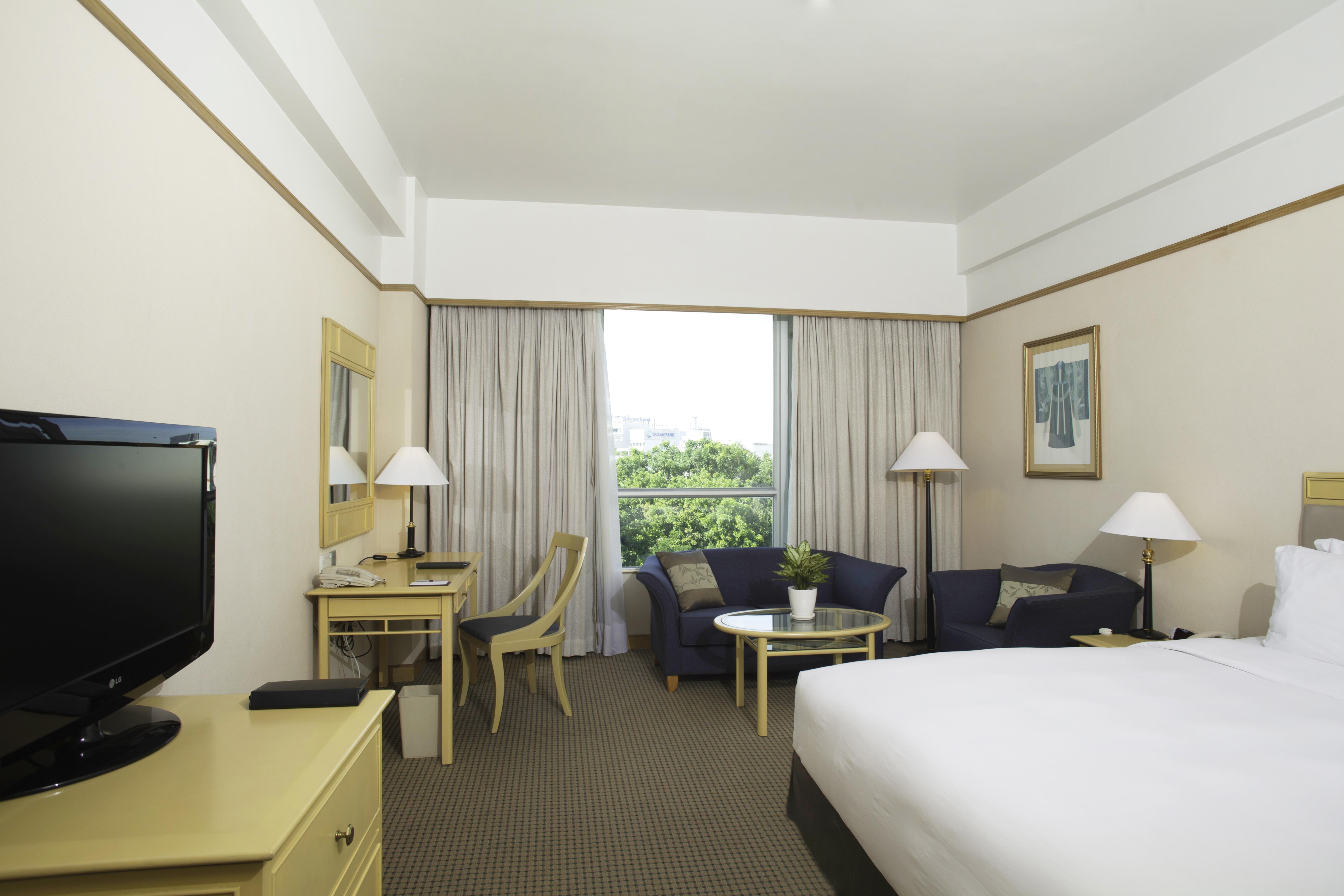 New World Saigon Hotel Хошимин Екстериор снимка A room at the hotel