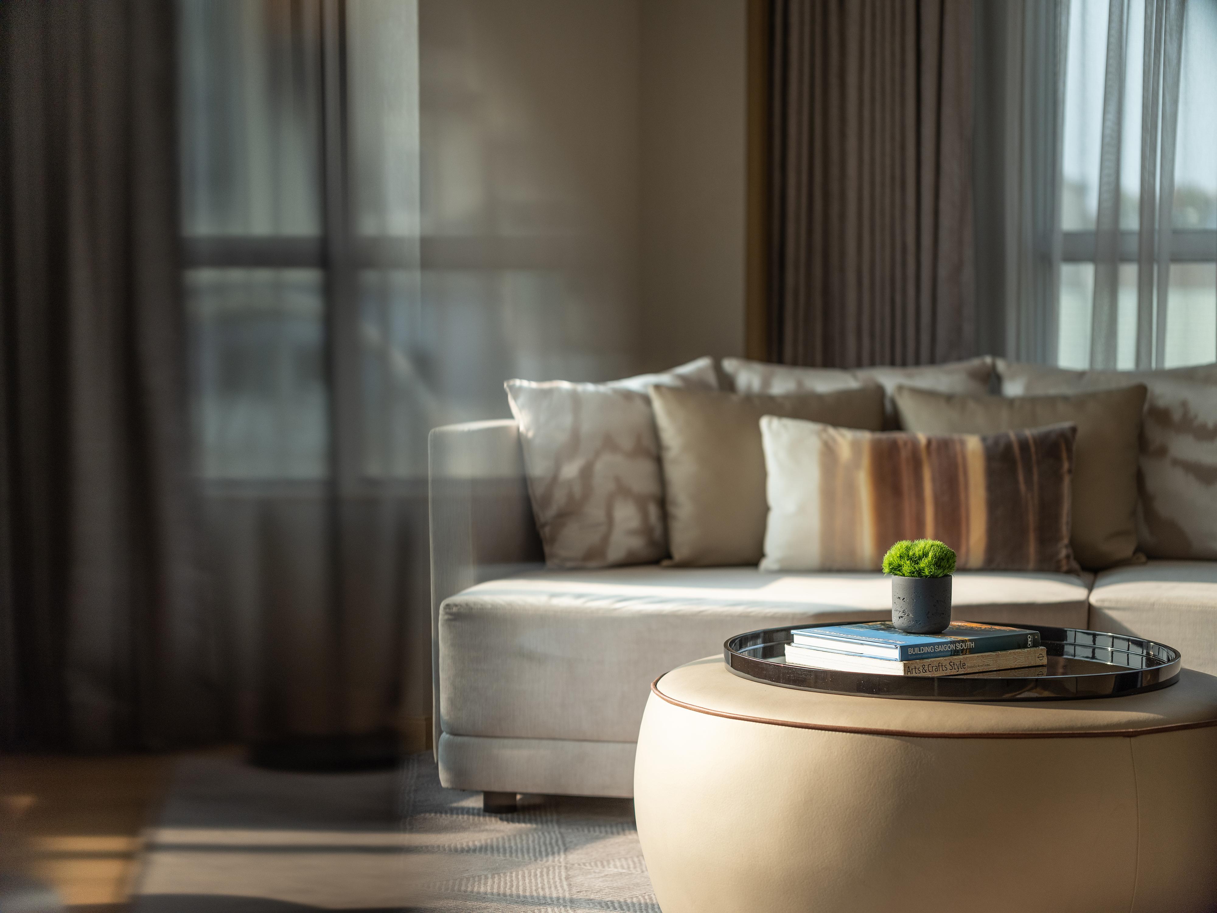 New World Saigon Hotel Хошимин Екстериор снимка A living room at The Hari