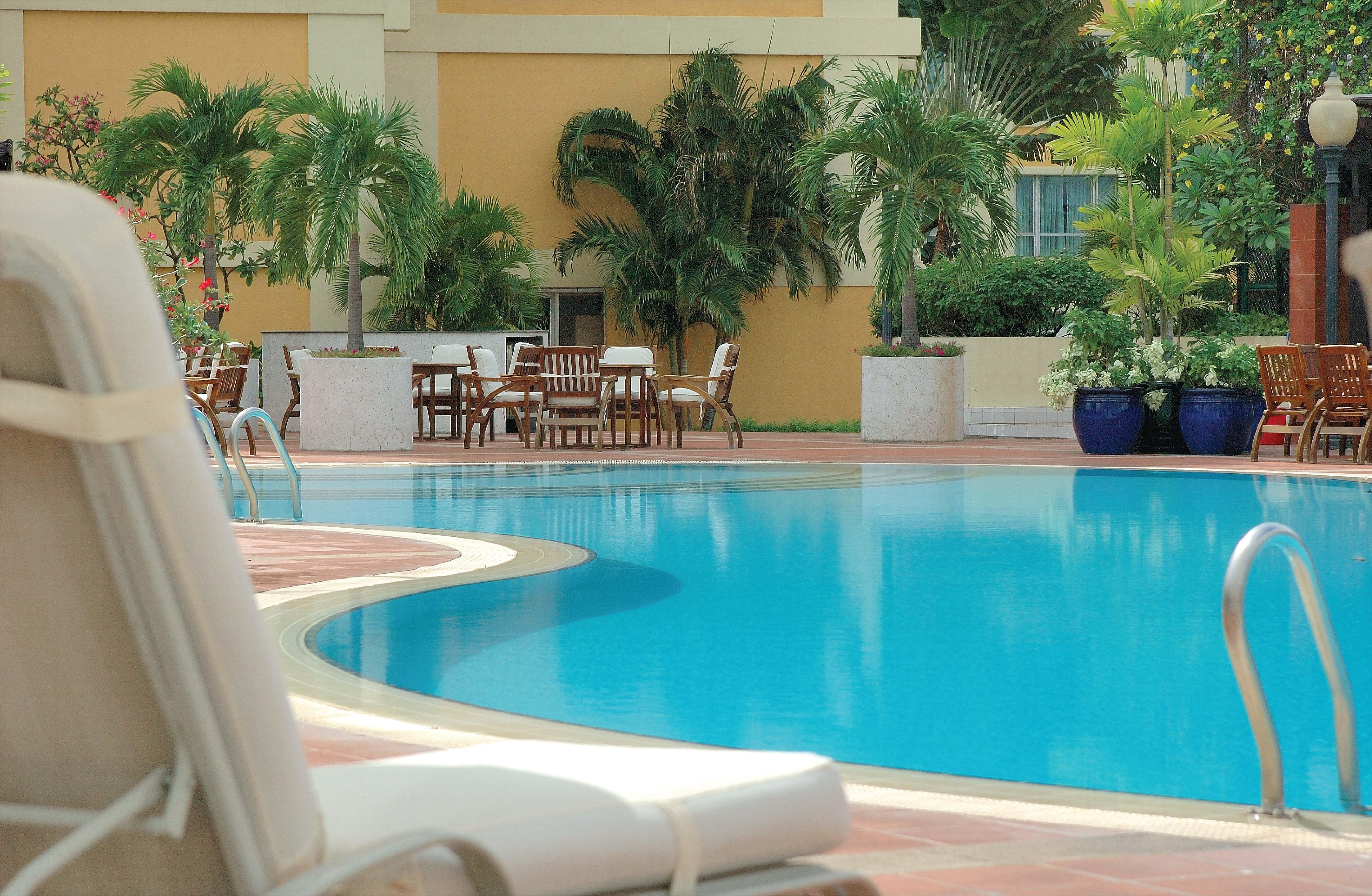 New World Saigon Hotel Хошимин Екстериор снимка The swimming pool at the hotel