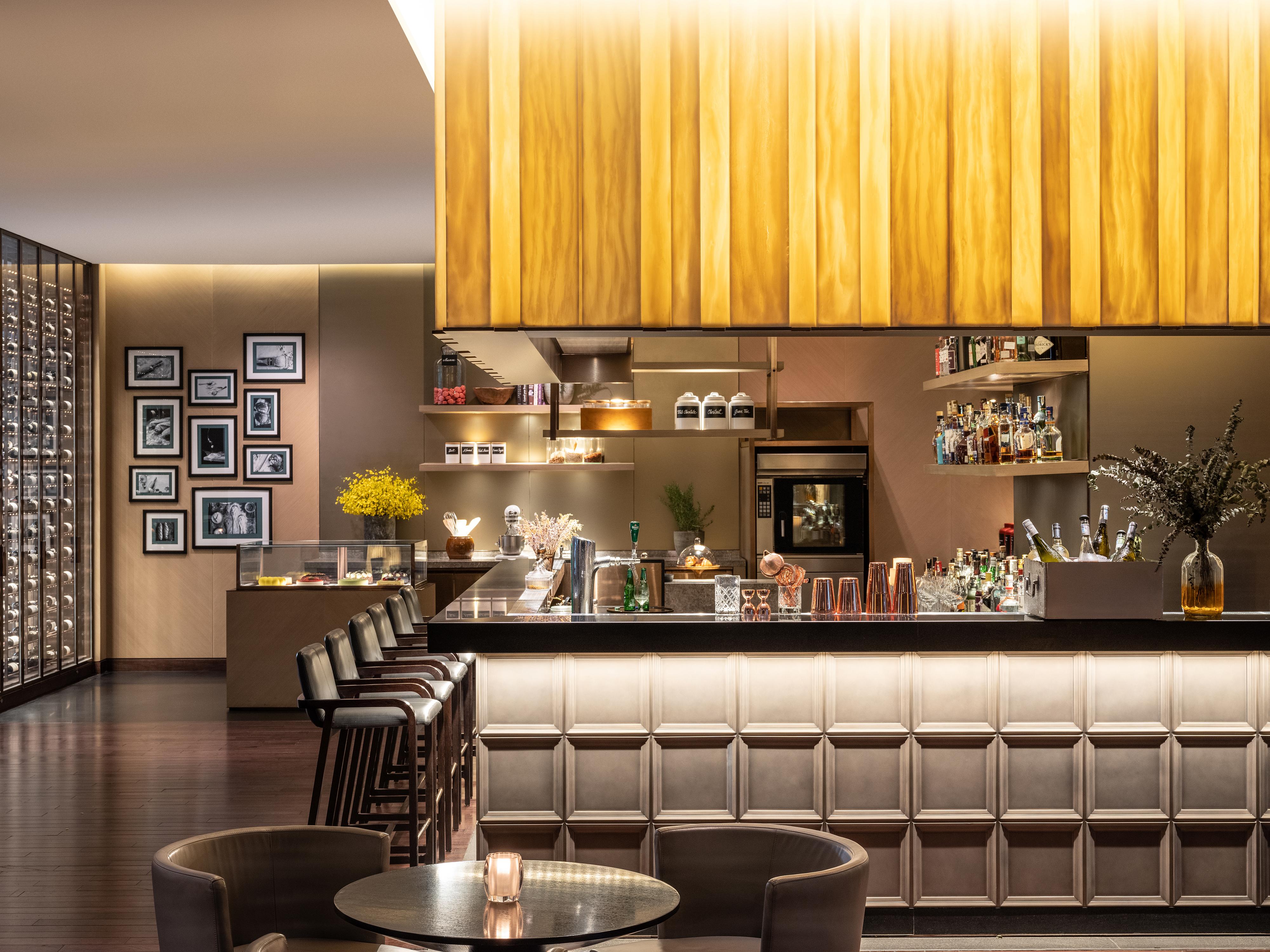 New World Saigon Hotel Хошимин Екстериор снимка The Bar