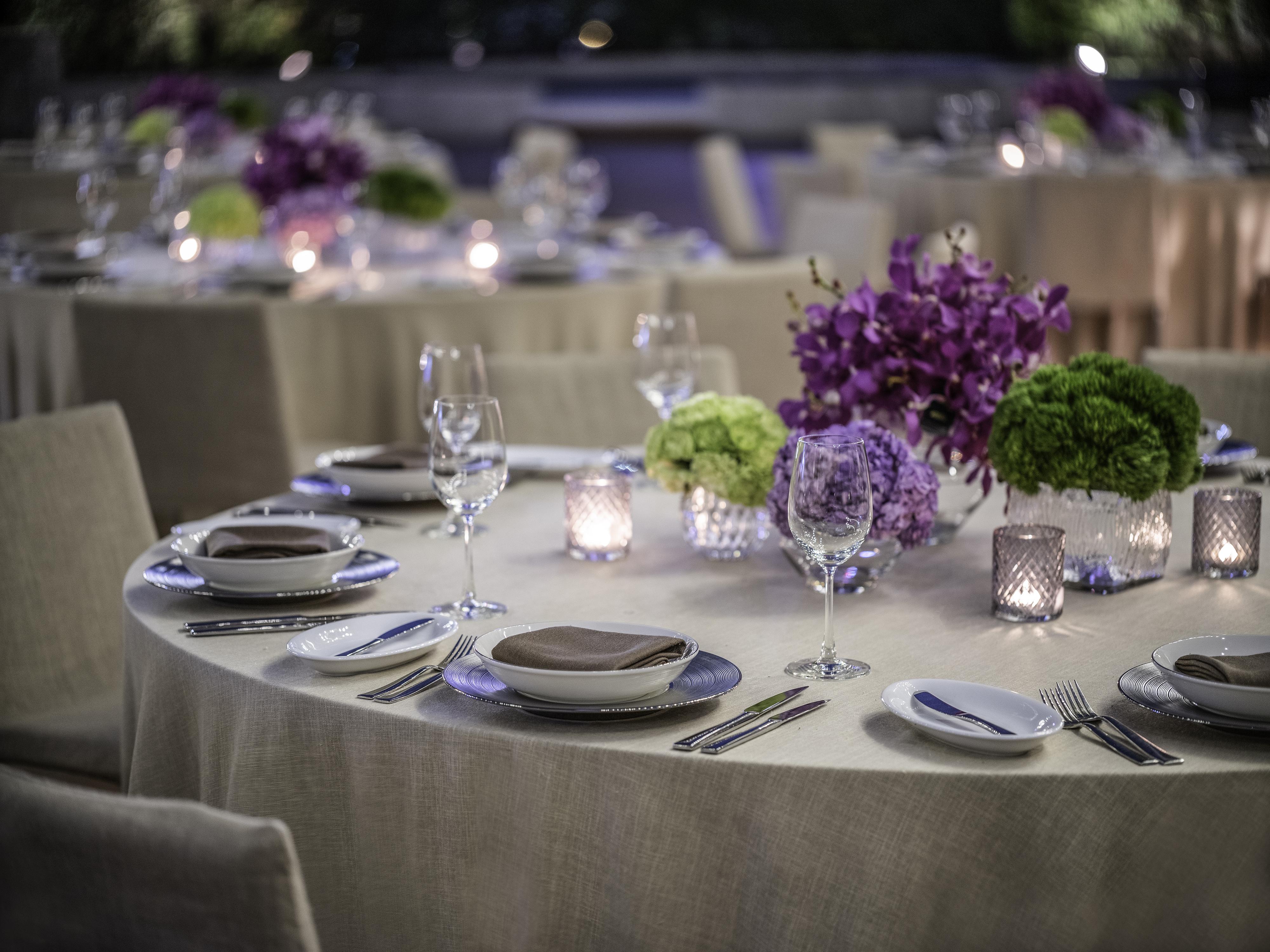 New World Saigon Hotel Хошимин Екстериор снимка A table set for a formal dinner