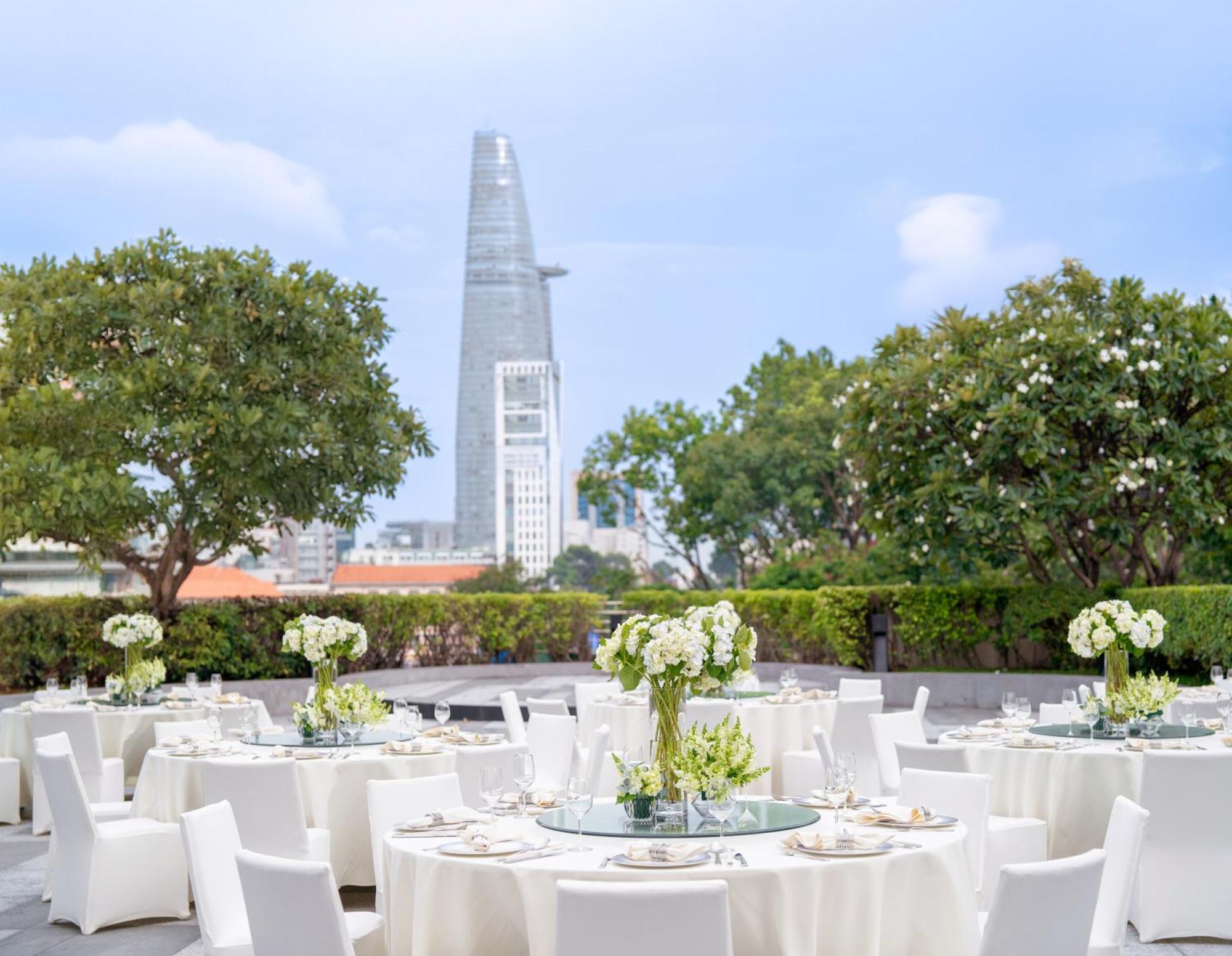 New World Saigon Hotel Хошимин Екстериор снимка The Landmark, Ho Chi Minh City